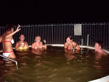 Hot Tops, gut das es dunkel war und wir die Farbe des Wasser nicht sahen