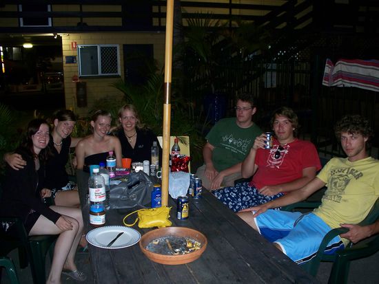 Abends sassen wir in geselliger Runde in unserem Hostel, haben zusammen gekocht und den milden Abend genossen.