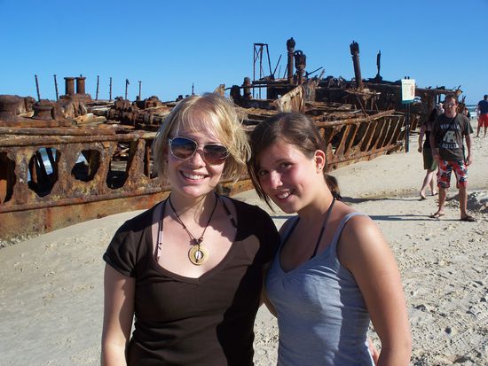 Das ist Barbara, 14 Jahre, Tochter von Christian, dem Siemensianer. War echt interessant mit ihr zu quatschen. Da hab ich alte Tante dann erfahren, was die heutige Jugend so alles anstellt...man oh man, frueher, als ich noch jung war, da war alles anders und natuerlich viel besser...die Jugend von heute! 