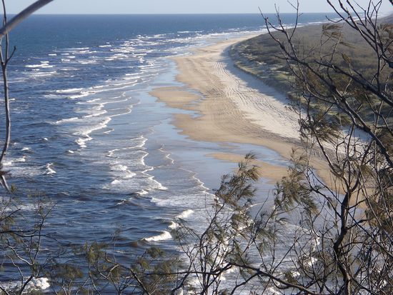 Von dem sogenannten Indian Head aus hatte man einen tollen Ausblick ueber den 75 Mile Beach