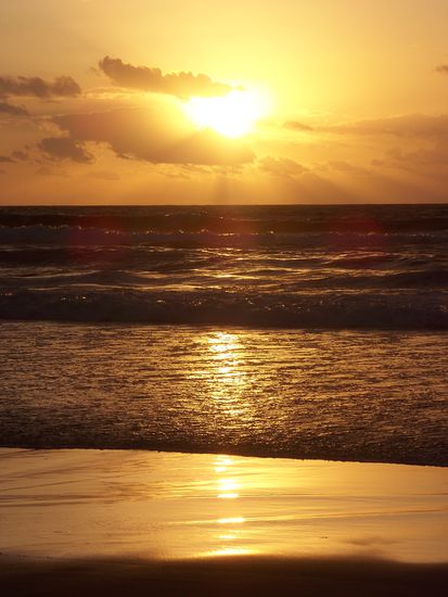 Nein, dies ist kein Sonnenuntergang! Dies ist der Sonnenaufgang...sind extra um 5  Uhr morgens aufgestanden. Es hat sich aber sehr gelohnt!