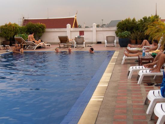 Unser Pool mit Aussicht auf die Stadt war ein schoener Ort, um der Grossstadthektik zu entkommen.