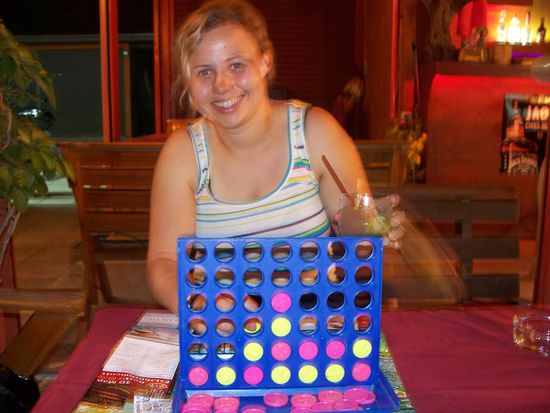 Nachdem wir durch den Nightmarket geschlendert sind, goennten wir uns zur Erholung eine halbstuendige Fussmassage fuer einen Euro und anschliessend genossen wir den lauen Abend bei leckeren Mochitos (ebenfalls jeweils 1 Euro!!!)