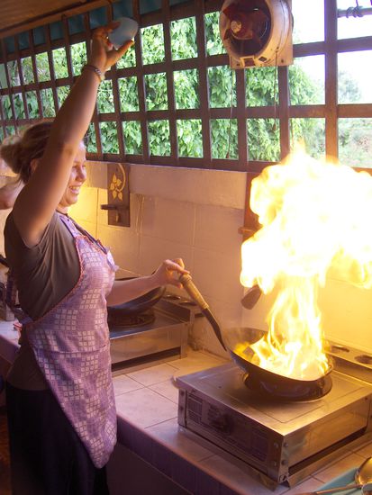 Chris beim Flambieren  da wurde einem ganz schoen heiss...