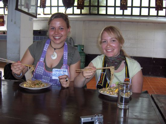 Anfangs waren wir noch hungrig, am Ende allerdings dermassen vollgestopft, dass wir eigentlich die naechsten 3 Tage nichts mehr haetten essen muessen...