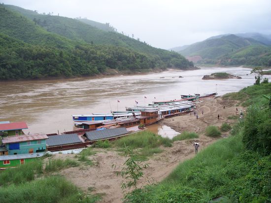 Blick in die andere Richtung. Das ist ueberigens der Weg durch den Matsch, den wir am Vorabend im Dunkeln bewaeltigen mussten. Sieht zwar nicht wirklich weit aus, war es aber...vorallem im Dunkeln, da man absolut nichts sah!