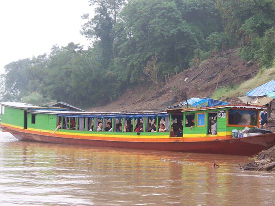 So sah das Slowboat aus, insgesamt fahren taeglich 2 solcher Boote von Chiang Khong nach Pakbeng bzw. nach Luang Prabang.