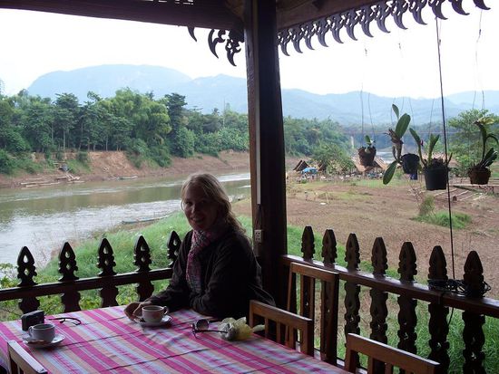 Zwischen den ganzen Tempelbesuchen goennten wir uns einen leckeren "Cafe Lao" am Mekongufer.