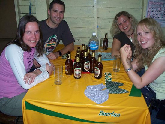 Abends trafen wir uns mit Peter, Andi und Inge beim Inder und genossen nicht nur das Essen sondern auch die wohlverdienten Beerlaos (besonders lecker ist das dunkle Beerlaos)