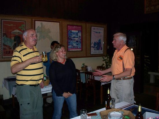 Die beiden deutschen Herrschaften liessen es sich nicht nehmen, ein Geburtstagsstaendchen zu singen 