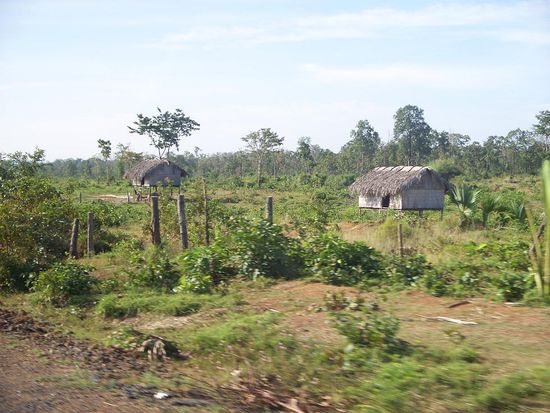 Juhu, wir haben es ueber die Grenze geschafft… Die ersten Eindruecke und Bilder…