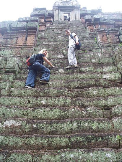 Hier hatte unser kletterbegeisterte Richard und Chris einen riesen Spass diese senkrecht nach oben verlaufende Treppe hinaufzuklettern...