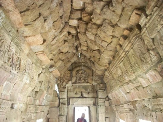 unglaublich, dass das Steindach haelt...