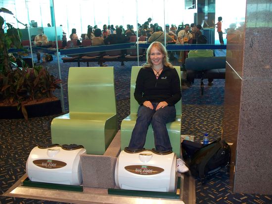kostenlose Fussmassage, am Flughafen in Singapur
