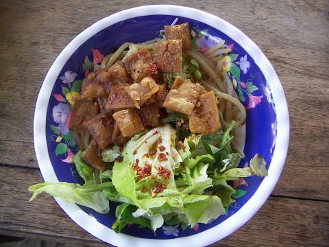 Dieses mal probierten wir Cao Lau, kann euch aber nicht sagen was das genau ist! Muss man aber probieren wenn man hier ist, und schmeckte wunderbar.