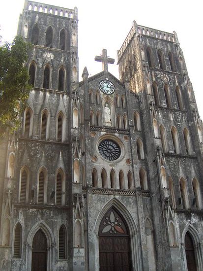 Die Notre-Dame von Hanoi, eine von den Franzosen errichtete Kirche in der Altstadt.