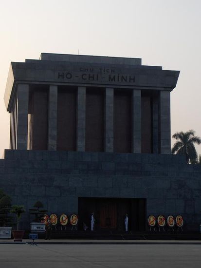 Das Ho Chi Minh Mausoleum. Hier kann man den Leichnam von Onkel Ho anschauen.