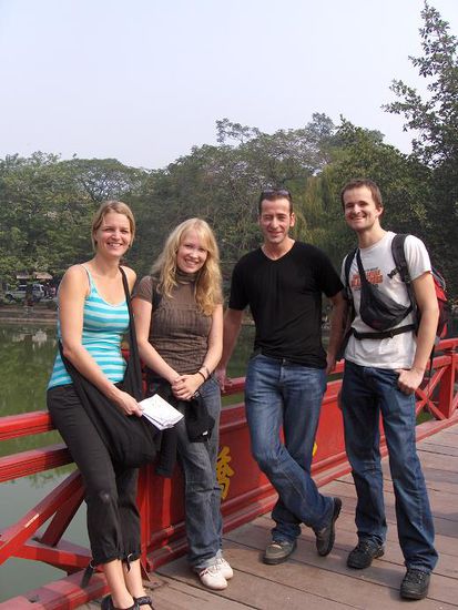 Bereit fuer die Erkundung der Stadt... Eva, ich, Arndt und Martin