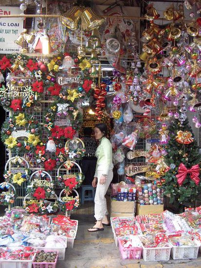 Natuerlich durfte auch die Weihnachtsdekorations-Strasse nicht fehlen...