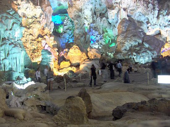 Trotz kitschiger Beleuchtung gefiel uns die Hoehle sehr gut.