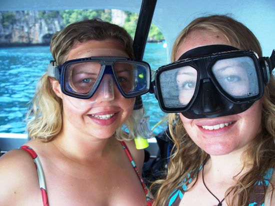 alles nur Spass... natuerlich sind wir wohlbehalten wieder an Bord gekommen.