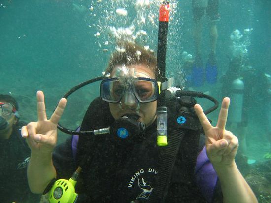 Chris hat ihre Uebungen unter Wasser prima absolviert!