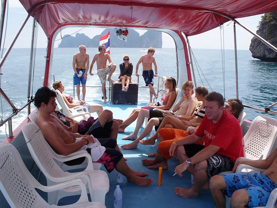 Auf dem Rueckweg wurde an Deck ueber die Tauchgaenge und deren Highlights gequatscht.