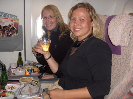 Bei Gin Tonic und Wein hatten wir einen sehr lustigen Rueckflug...