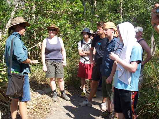 links im Bild unser Guide, Yvonne, sie war einfach spitze, konnte alle Fragen beantworten und hat uns sehr viel ueber den Nationalpark erzaehlt.