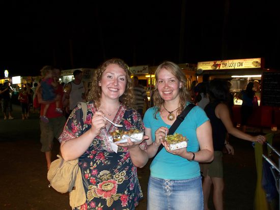 Abends sind mir noch mal auf den Central Market gegangen um lecker zu dinnieren...das war Liane aus England.