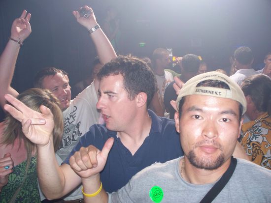 zur spaeteren Stunde befanden sich alle auf der Tanzflaeche...