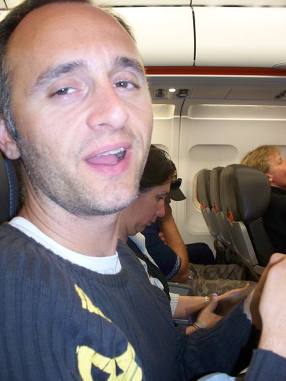 das war uebrigens Fabio der Brasilianer, der nicht nur im Bus neben mir sass, sondern am naechsten Tag auch im gleichen Flieger...