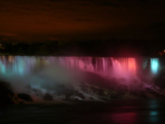 Kleine Falls. Werden auch American Falls genannt.