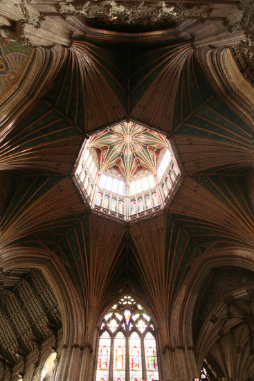 Oktogon fotografiert in nord-östlicher Richtung