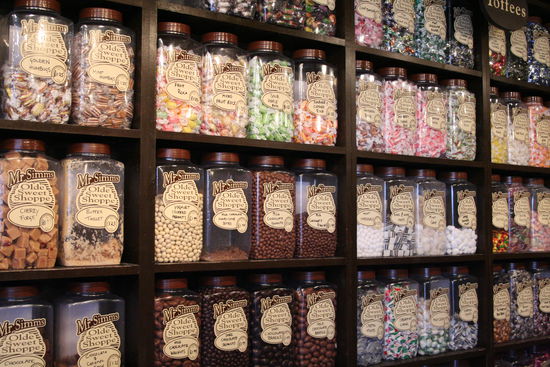 Und wer was Süßes mag, der sollte einen Abstecher in diesen Laden machen. Hier gibt es Toffies, Fuges, Schokolade und tausend verschiedene Bonbonarten, zumindest scheint es so. Er befindet sich genau gegenüber der Round Church. Leider habe ich mir seinen Namen nicht gemerkt.