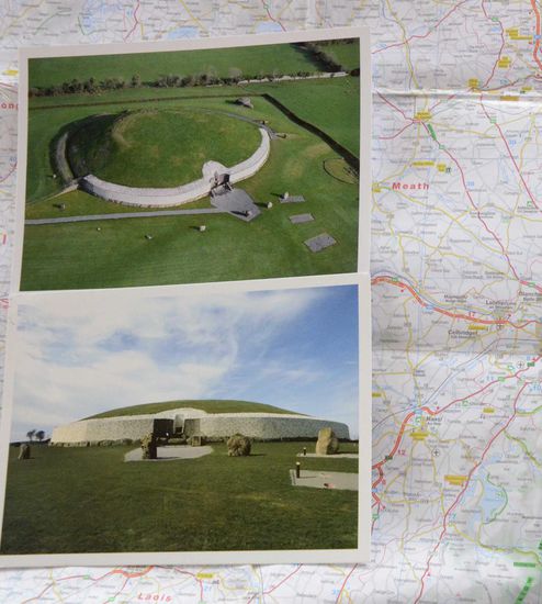 Foto zweier Postkarten die ich gekauft habe. 
Bei beiden Fotos ist es leider nicht möglich sie selbst zu schießen. das erste ist natürlich nur aus einem Hellikopter zu machen, das zweite nur, wenn es keine Touristen geben würde. 
Aufgrund dessen, dass aber immer wieder Touren stattfinden, ist es ein Ding der Unmöglichkeit keine Touristen draufzuhaben.