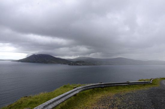 Auf dem Weg zum Fanad Head - Das Wetter war wirklich wechselhaft. links nur noch Wolken, rechts gerade ein Regenschauer der über mich drüber gezogen ist...