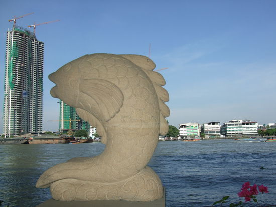 Frühstücksterasse unseres Hotels am Chao Praya