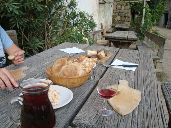 Speck, Käse und Erdäpfel mit so einer Art Liptauer - LECKER!!