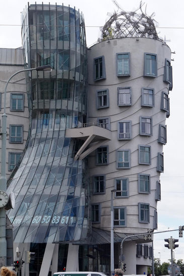 Das tanzende Haus - Einheimische nennen sie "Ginger und Fred"