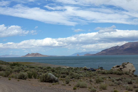 Der Pyramide lake auf dem Weg zum Fly Geysir