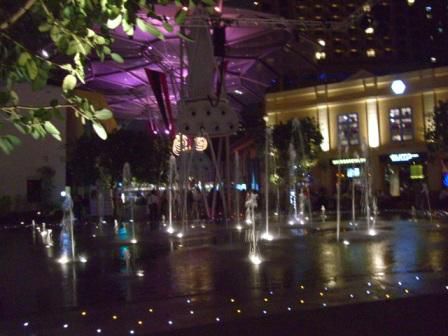 riesen Brunnen im Raumschiff Style