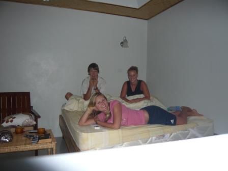 vom Kaffee trinken am Tisch zum fernsehschauen aufm Bett..