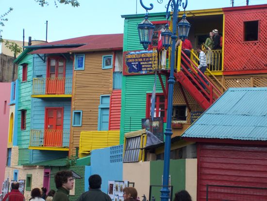 Das ist La Boca, das Kuenstlerviertel von dem ich schon erzaehlt habe.