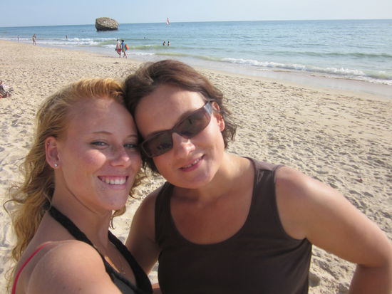 Susi und ich am Strand von Matalascanas