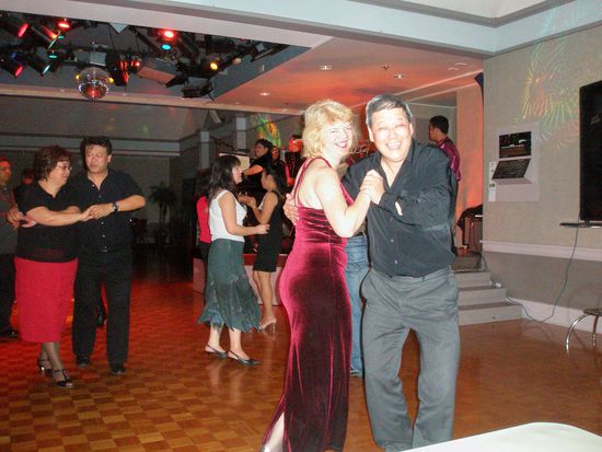 Kim und Lawrence beim tanzen im Howick's Country Club