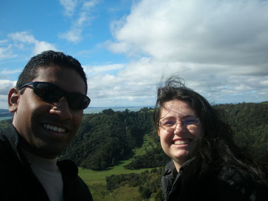Kumaran und ich auf einem Sonntagsausflug zu dem Manukau Leuchtturm ca. 60km von Auckland entfernt