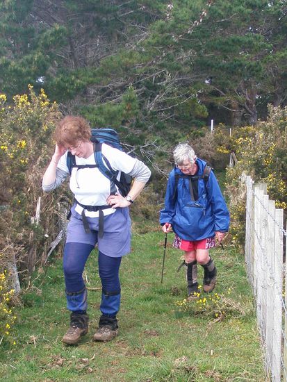Angela und Judy bei einer Sonntagswanderung