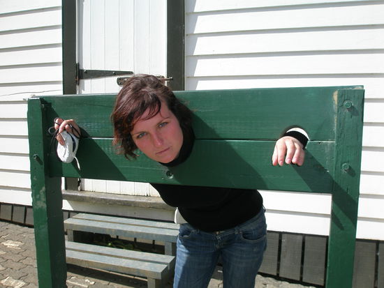 Diana vor dem Warwick Gefaengnis.....welches im Museum zu sehen ist!