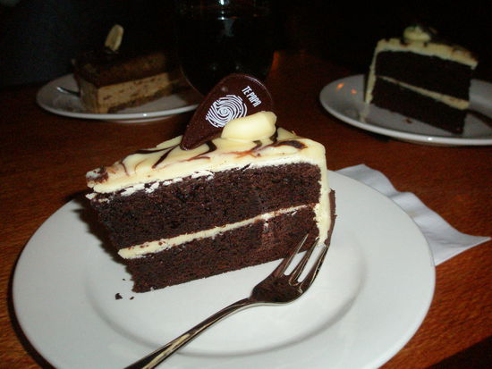 Ein Triple Chocolate Cake im Te Papa Museum